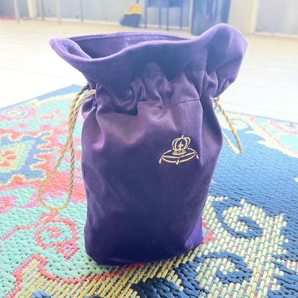 Crown 18 Velvety Gold Drawstring Storage Bag - Picture 3 of 7